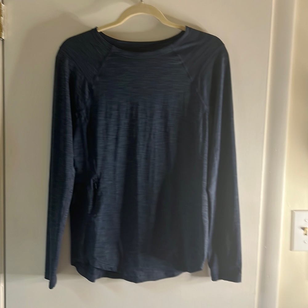 Mountain Hardware Activewear Long Sleeved Shirt w/ Zip Pocket Navy - Size Large - Picture 5 of 6